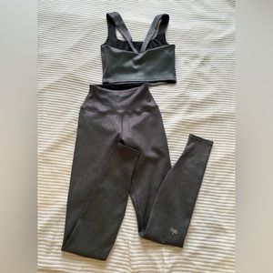 Alo Yoga Set story bra leggings XS S